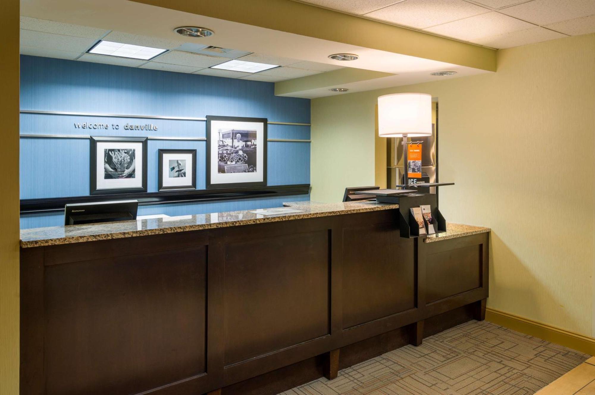 Hampton Inn Danville Eksteriør billede